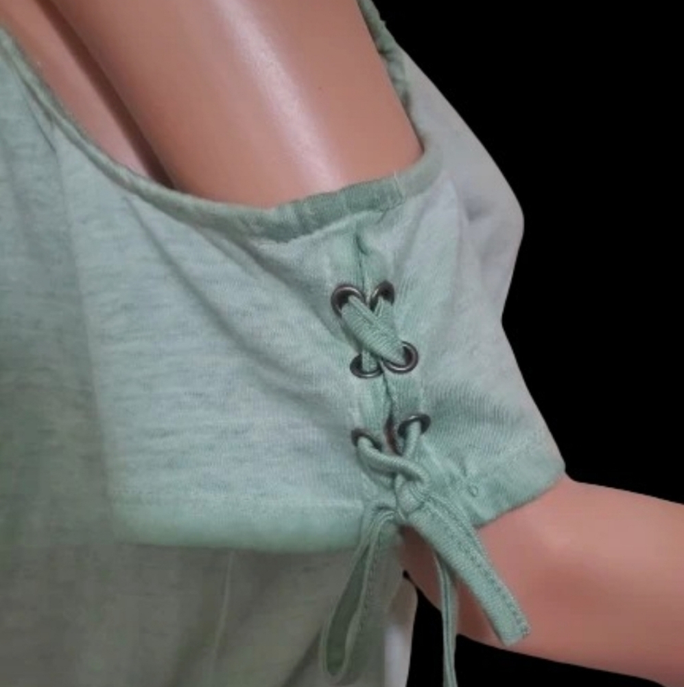 Women's Top - Picture 3 of 4